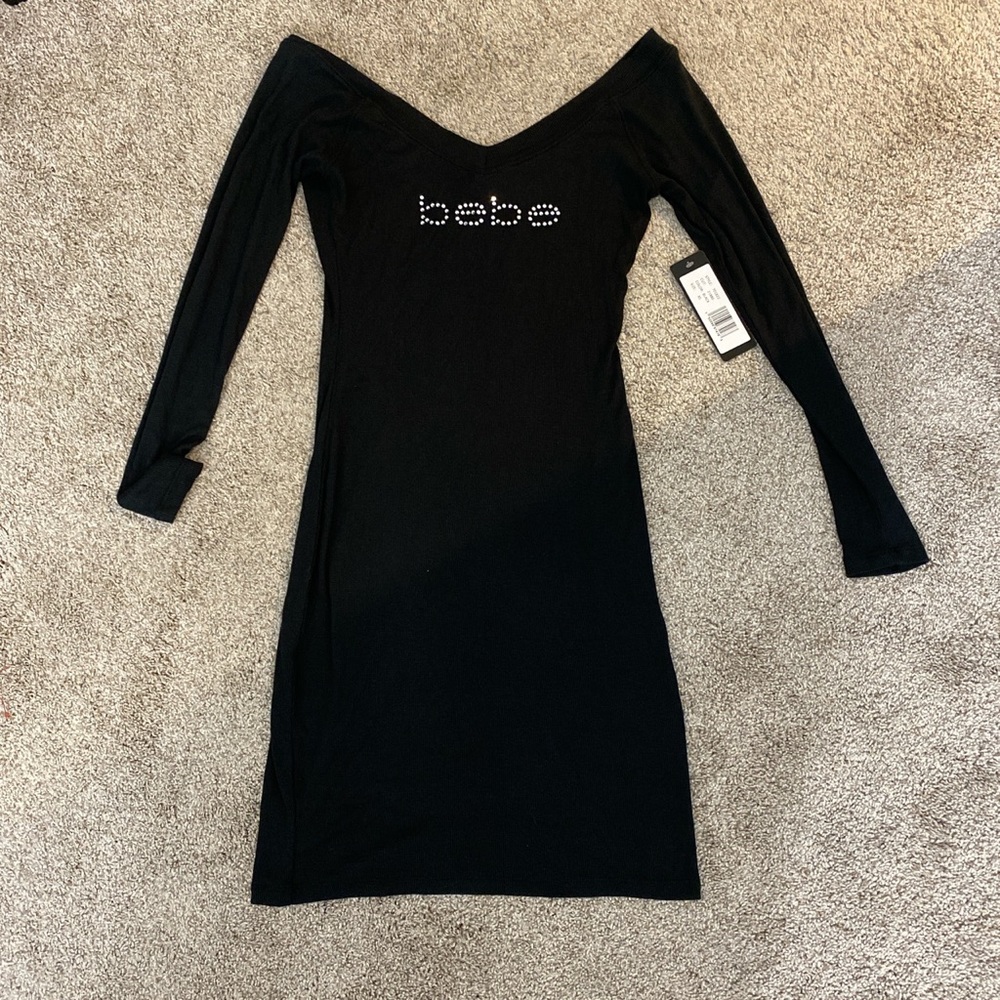 BEBE long sleeve v neck dress🖤 NWT